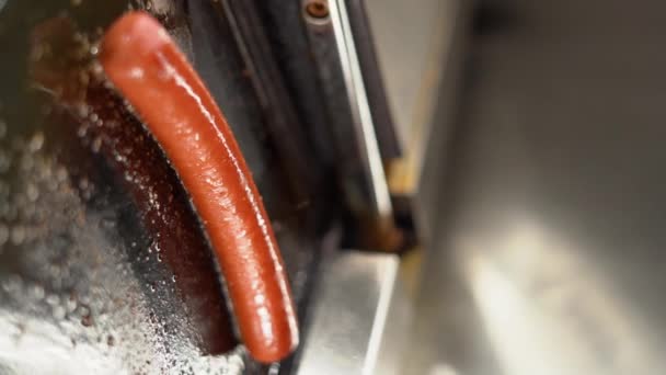 Hot Dog Saucisse Est Grillé Gros Plan Vue Verticale Espace — Video