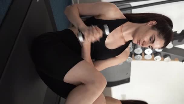 Două Femei Pentru Mușchii Abdominali Bază Oblici Sala Gimnastică Folosind — Videoclip de stoc
