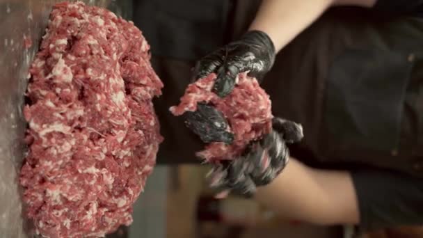 Cucinare Concetto Cibo Chef Guanti Neri Prepara Polpette Costolette Carne — Video Stock