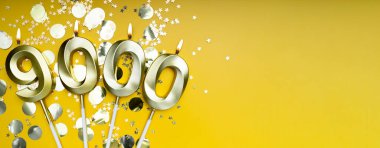 9K takipçi kartı. Sosyal ağlar ve bloglar için. Sarı arka planda 9000 numaralı altın mumlar. Takip kartı. 9000 online topluluk hayranı ve abonesi. Pankart. Boşluğu kopyala