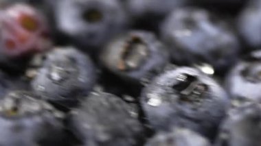 Diyet, diyet ve sağlıklı vejetaryen yemekleri. Yabanmersinli arka plan, en iyi manzara. organik yaban mersini. Düz yat. Yakın plan.