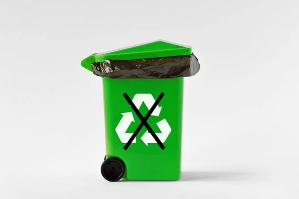 Poubelle Avec Symbole Pas Recycler Concept Articles Matériaux Non Recyclables — Photo