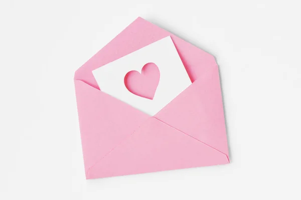 Рожевий Конверт Значком Серця Білому Тлі Концепція Любові — стокове фото