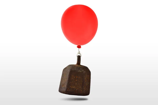 Peso Ferro Pesado Com Balão Vermelho Flutuando Sobre Fundo Branco — Fotografia de Stock
