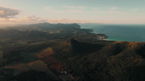 Antena Punkt Widzenia Drona Pięknej Przyrody Majorki Ogromnymi Wzgórzami Górami — Wideo stockowe