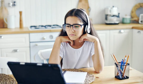 Pretty Girl 12S Wear Headphones Glasses Make Task Studying Online — Stock Photo, Image