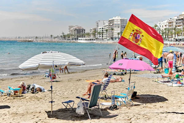 Torrevieja Spain April 2023 People Relaxing Sandy Beach Torrevieja Town — Stock Photo, Image