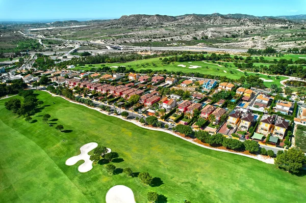 Tiro Aéreo Ponto Vista Drone Campo Golfe Durante Dia Ensolarado — Fotografia de Stock