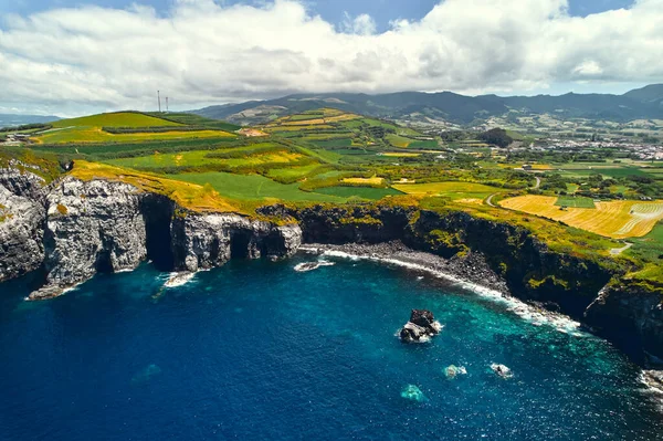 Ponta Delgada Adası Nın Kayalık Kıyı Şeridi Havadan Çekilmiş Sao — Stok fotoğraf