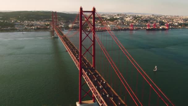 Zdjęcie Lotnicze Mostu Abril Przez Rzekę Tagus Most Wiszący Łączący — Wideo stockowe