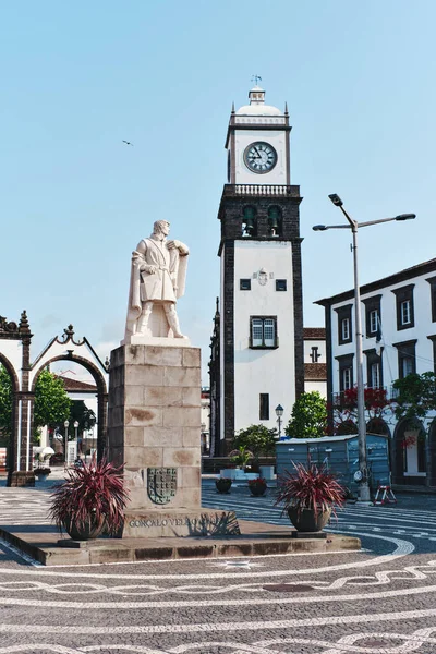 Het Grote Plein Van Ponta Delgada Oude Architectuur Klokkentoren Standbeeld — Stockfoto