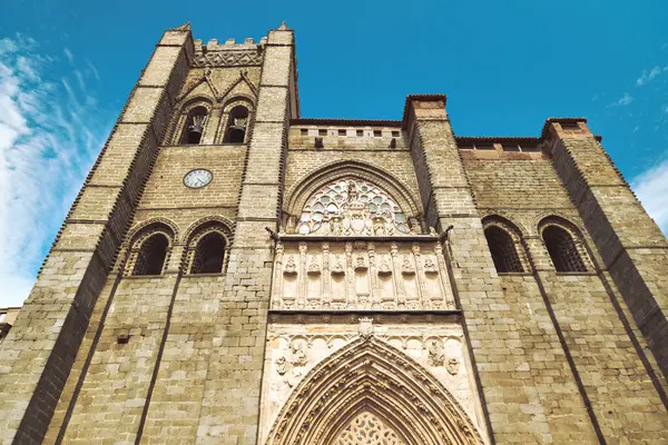 救世主大教堂 Cathedral Saviour 是西班牙旧卡斯蒂利亚南部的一座天主教教堂 它是在罗曼式和哥特式建筑的晚期传统中建造的 著名的地方 西班牙 — 图库照片