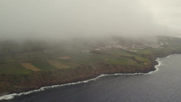 Αεροπλάνο Επανδρωμένη Άποψη Βραχώδης Ακτογραμμή Ακτογραμμή Ατλαντικού Ωκεανού Του Νησιού — Αρχείο Βίντεο