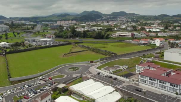 Strzał Powietrza Punkt Widzenia Drona Ponta Delgada Krajobraz Miasta Słoneczny — Wideo stockowe