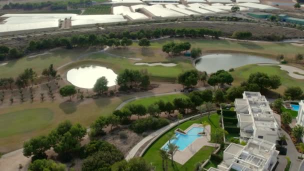 Aerial Drone Standpunt Romero Golfclub Met Moderne Villa Appartementen Aan — Stockvideo