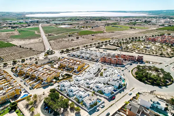 Luftbild Panoramabild Los Montesinos Stadtbild Mit Luxusvillen Landwirtschaftlichen Feldern Salzseen Stockfoto