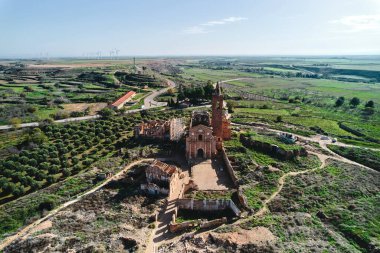 Belchite 'in havadan çekilmiş görüntüsü İspanya' da benzersiz bir yer, İspanyol İç Savaşı anıtı, yok olmuş bir köyü temsil ediyor. Zaragoza ili, Aragon, İspanya