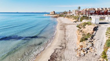 İspanya 'nın Akdeniz kıyısındaki Torre de la Horada kentinin hava manzarası. Costa Blanca 'da. İspanya