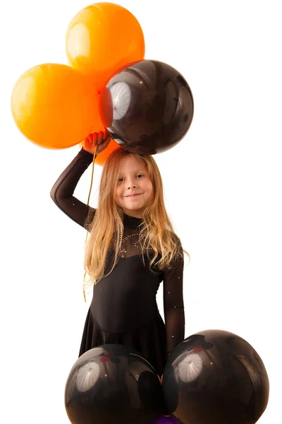 Uma Menina Vestido Preto Com Balões Isolados Fundo Branco Conceito — Fotografia de Stock