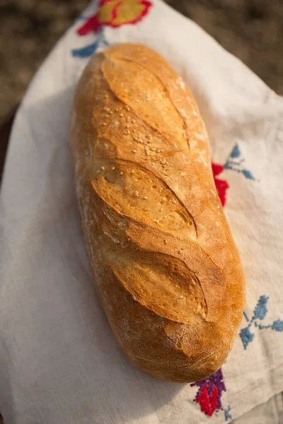 Pâine Casă Prosop Ucrainean Brodat Răcire Aer Liber — Fotografie, imagine de stoc