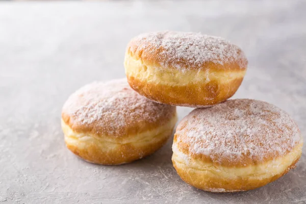 Ruddy Deliciosos Donuts Berliners Com Enchimento Polvilhado Com Açúcar Fundo — Fotografia de Stock