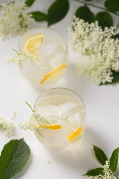 Una Deliciosa Bebida Fría Verano Hecha Flores Saúco Limón Con —  Fotos de Stock