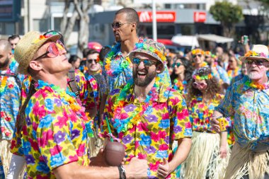 Limasol, Kıbrıs - 01 Mart 2020: Limasol Karnaval Büyük Geçidi katılımcılarının portresi