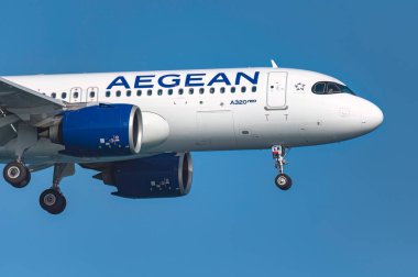 Larnaca, Kıbrıs - 24 Mayıs 2024: Ege Havayolları 'ndan Airbus A320-271N
