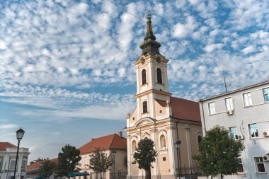 Belgrad 'ın Zemun kentindeki Veliki Trg meydanında Kutsal Bakire Meryem' in Varsayımı Kilisesi.