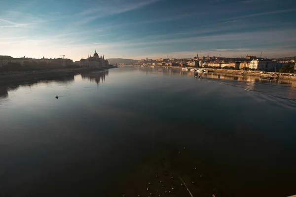 Panoramic View Budapest Foggy Autumn Morning Danube River Hungarian Parliament — Stock Photo, Image