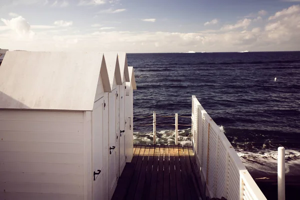 Tradiční Bílé Dřevěné Plážové Chaty Pláži Ciraccio Ostrov Procida Itálie — Stock fotografie