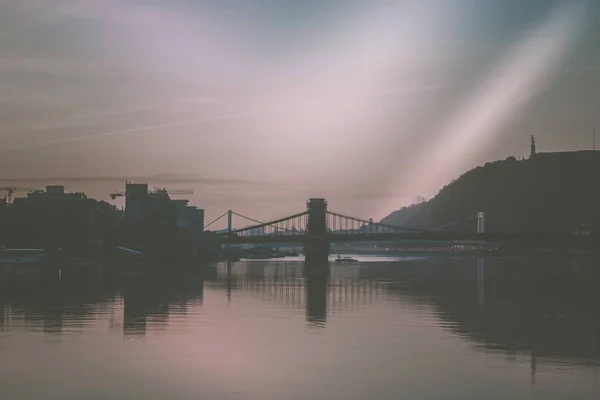 Die Szechenyi Kettenbrücke Ist Eine Hängebrücke Über Die Donau Von — Stockfoto