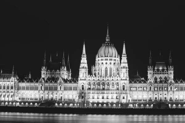 Nat Udsigt Til Den Oplyste Bygning Det Ungarske Parlament Budapest - Stock-foto