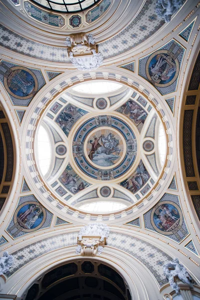 Cupola Του Διάσημου Λουτρού Szechenyi Στη Βουδαπέστη Ουγγαρία — Φωτογραφία Αρχείου