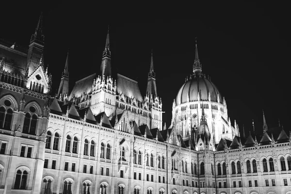 Éjszakai Kilátás Kivilágított Épület Magyar Országgyűlés Budapest — Stock Fotó