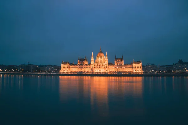 Vista Notturna Dell Edificio Illuminato Del Parlamento Ungherese Budapest — Foto Stock