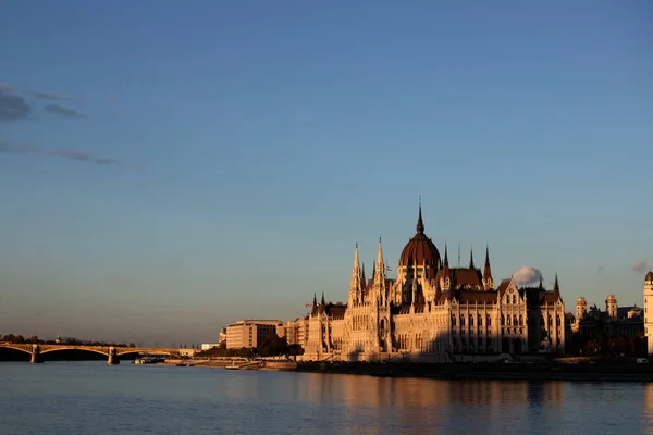 Widok Parlamentu Budapesztu Zachodzie Słońca Węgry — Zdjęcie stockowe