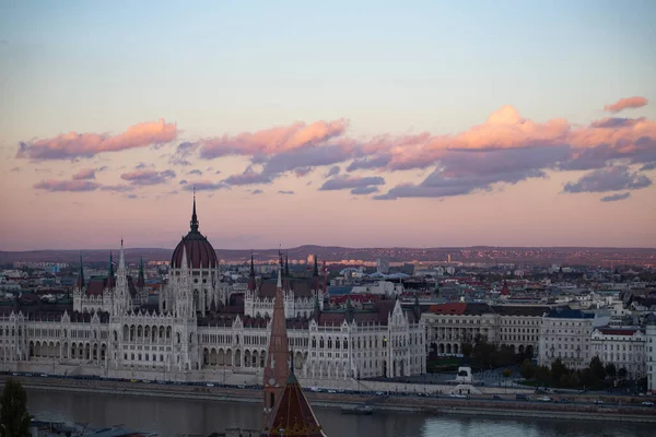 匈牙利布达佩斯议会日落时的景象 — 图库照片