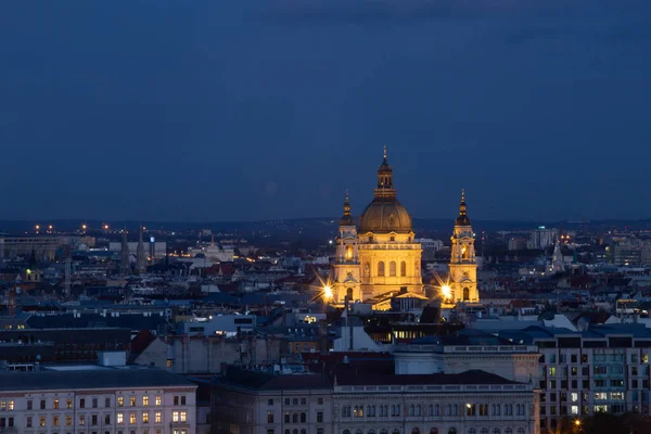 Vista Nocturna Del Edificio Iluminado Del Parlamento Húngaro Budapest —  Fotos de Stock