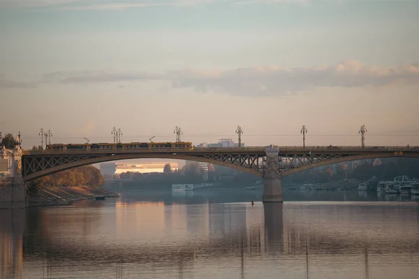 Фотография Моста Маргарет Закате Будапеште Венгрия — стоковое фото
