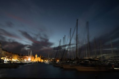 Geceleri Procida Limanı.