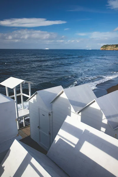 Tradiční Bílé Dřevěné Plážové Chaty Pláži Ciraccio Ostrov Procida Itálie — Stock fotografie