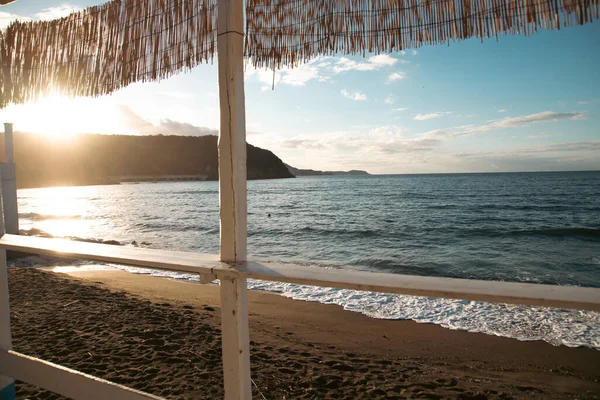 Accogliente Terrazza Sulla Spiaggia Vista Idilliaca Sul Mare Concetto Vacanza — Foto Stock