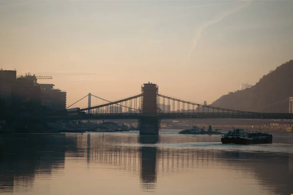 Szechenyi Chain Bridge Jest Most Wiszący Który Obejmuje Dunaj Rzeka — Zdjęcie stockowe