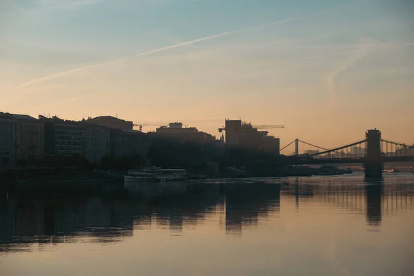 匈牙利布达佩斯日落时玛格丽特桥的照片 — 图库照片