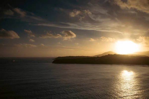 Magic Zonsondergang Boven Procida Island Met Ischia Eiland Achtergrond — Stockfoto