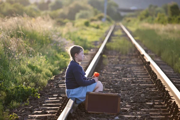 Retro Styled Photo Little Girl Old Luggage Railways — Stock Photo, Image