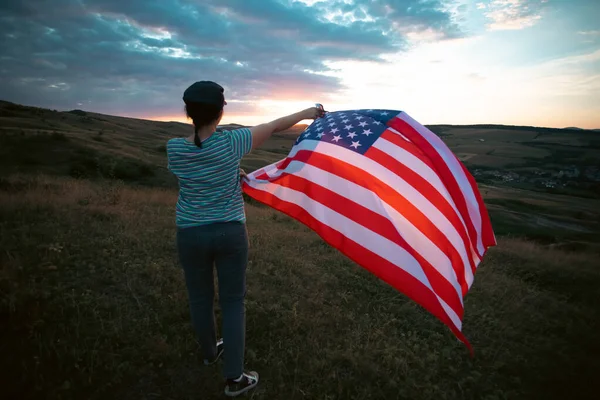Young Woman Holding American Usa Flag Independence Day Traveling America — Stock Photo, Image