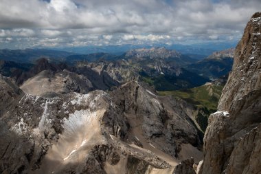 Dolomite Alpleri 'nde fantastik dramatik manzara. İtalya. Harika doğa manzarası..