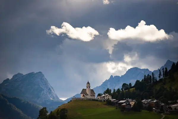 Vackert Landskap Italienska Dolomiter Nära Rocca Pietore Byn Dolomiterna Italien — Stockfoto